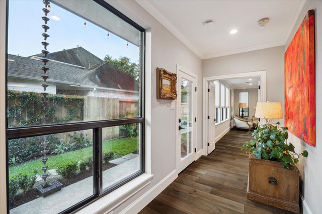 4 W Shady Lane, Houston, TX 77063