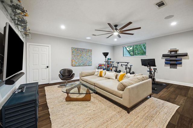 4 W Shady Lane, Houston, TX 77063