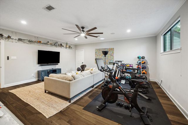 4 W Shady Lane, Houston, TX 77063