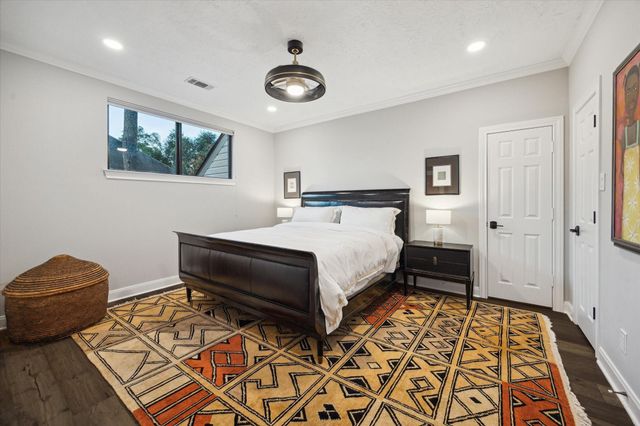 4 W Shady Lane, Houston, TX 77063