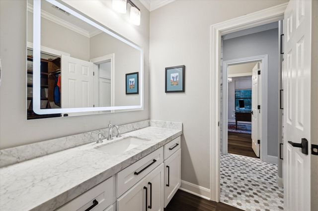 4 W Shady Lane, Houston, TX 77063