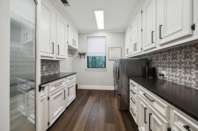 4 W Shady Lane, Houston, TX 77063