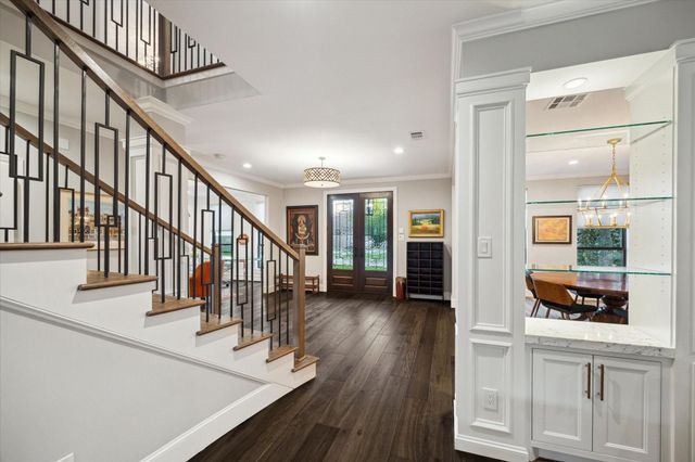 4 W Shady Lane, Houston, TX 77063