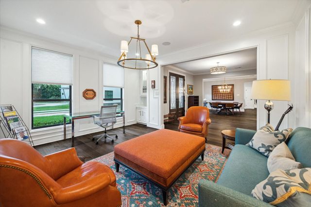 4 W Shady Lane, Houston, TX 77063