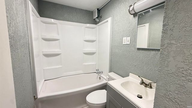 5515 Plaza Drive, Fort Wayne, IN 46806