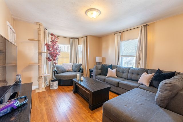 152 Washington St, New Bedford, MA 02740