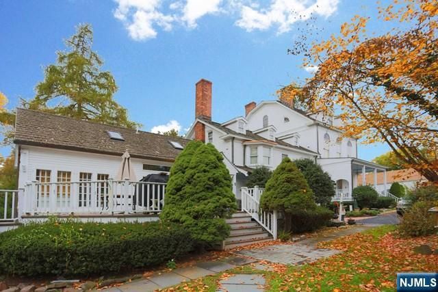 218 Paramus Road, Paramus, NJ 07652