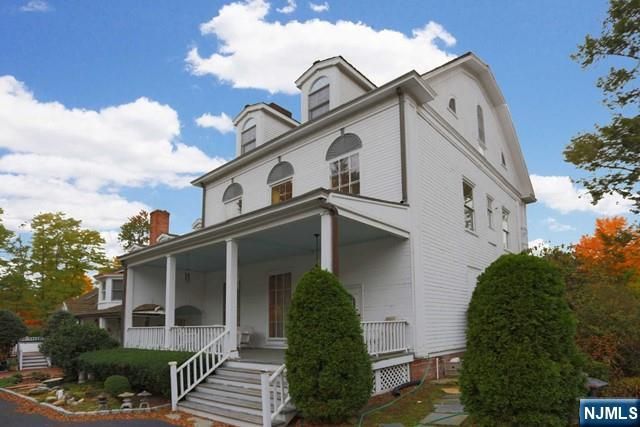 218 Paramus Road, Paramus, NJ 07652