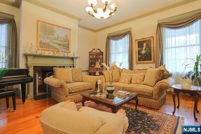 218 Paramus Road, Paramus, NJ 07652