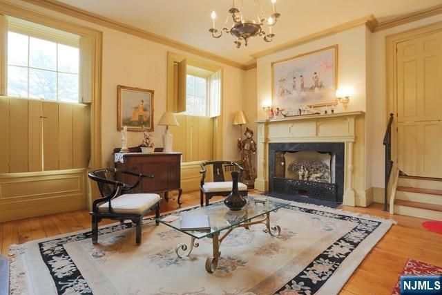 218 Paramus Road, Paramus, NJ 07652
