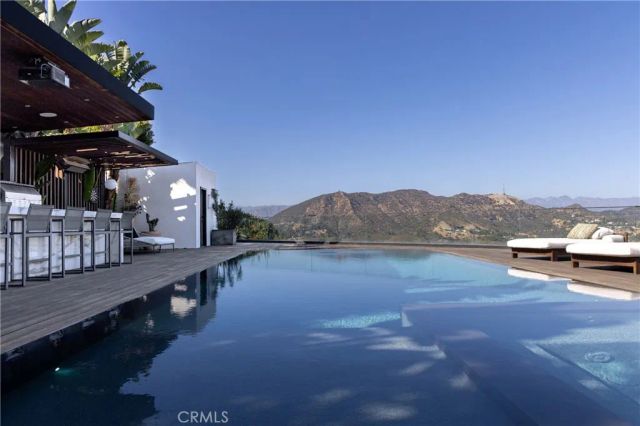 7107 Macapa Drive, Los Angeles, CA 90068
