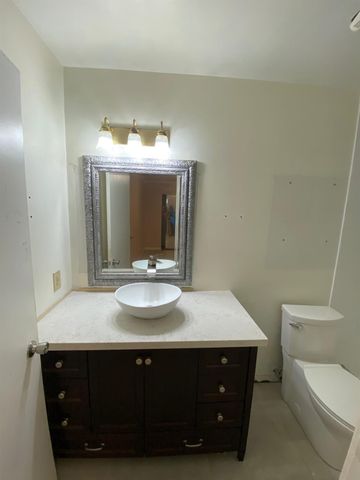 4711 Oakhollow Dr, Sacramento, CA 95842