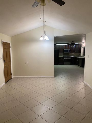 4711 Oakhollow Dr, Sacramento, CA 95842