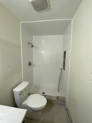 4711 Oakhollow Dr, Sacramento, CA 95842