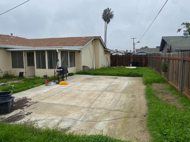 4711 Oakhollow Dr, Sacramento, CA 95842