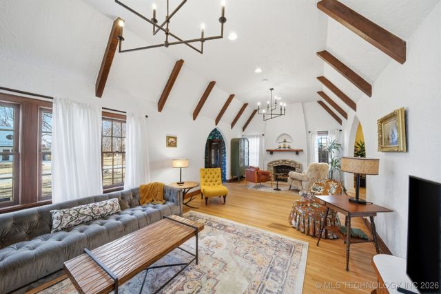 1143 S College Avenue, Tulsa, OK 74104