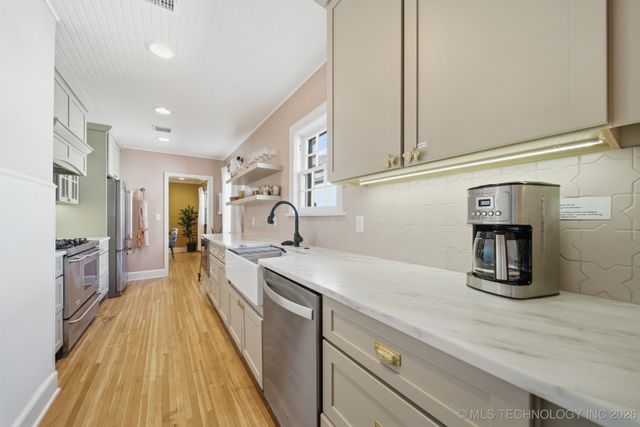 1143 S College Avenue, Tulsa, OK 74104