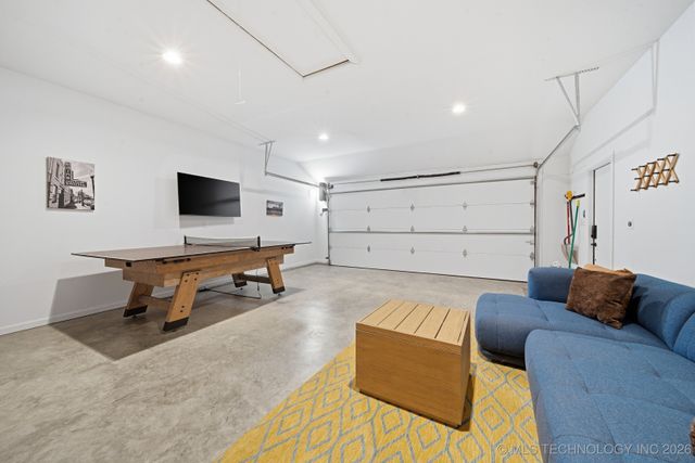 1143 S College Avenue, Tulsa, OK 74104