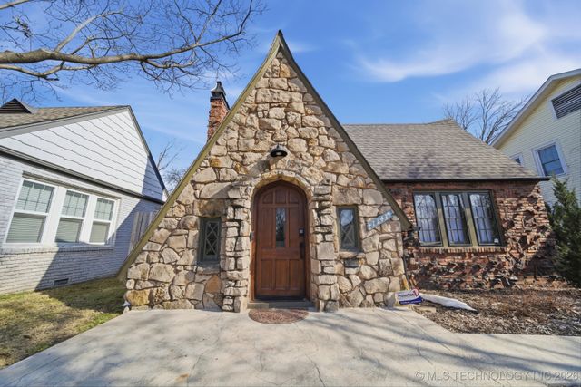 1143 S College Avenue, Tulsa, OK 74104