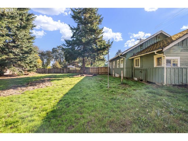 88144 4TH St, Veneta, OR 97487