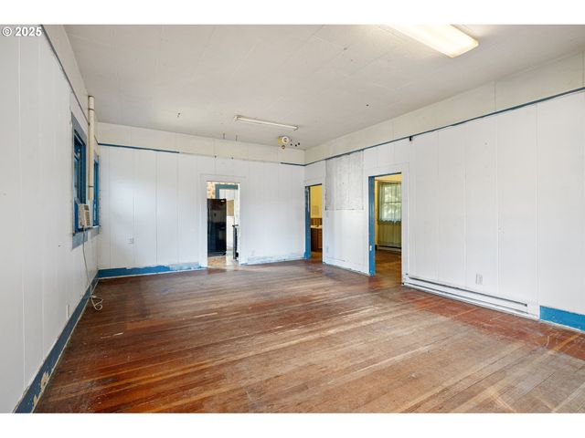 88144 4TH St, Veneta, OR 97487