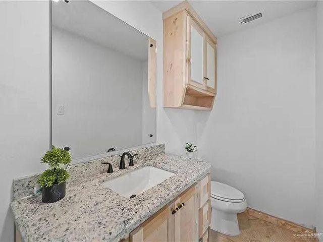 2005 E Bogey Drive, Mission, TX 78572