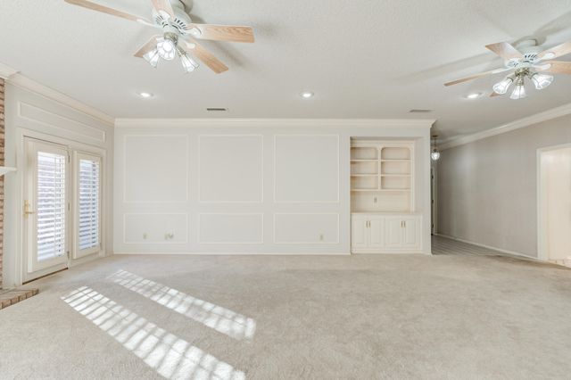 8605 Miami Avenue, Lubbock, TX 79423