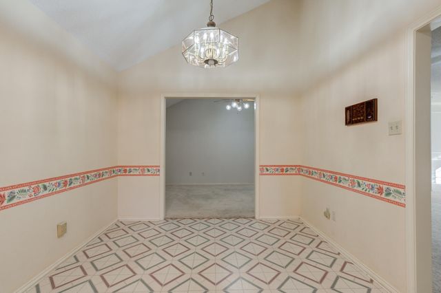 8605 Miami Avenue, Lubbock, TX 79423