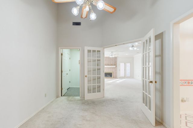 8605 Miami Avenue, Lubbock, TX 79423