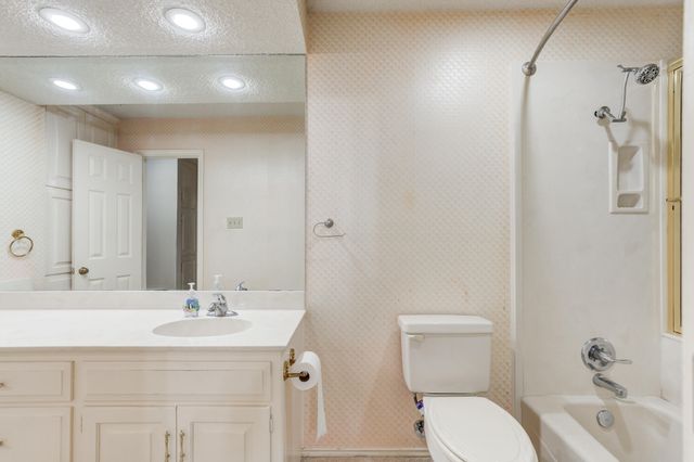 8605 Miami Avenue, Lubbock, TX 79423