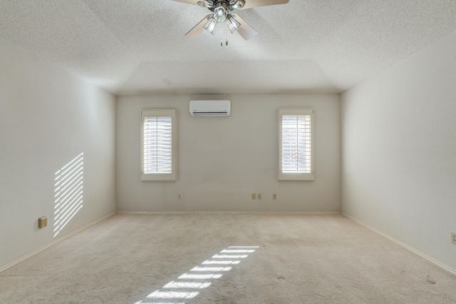 8605 Miami Avenue, Lubbock, TX 79423