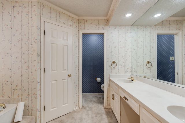 8605 Miami Avenue, Lubbock, TX 79423