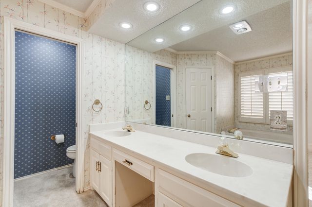 8605 Miami Avenue, Lubbock, TX 79423