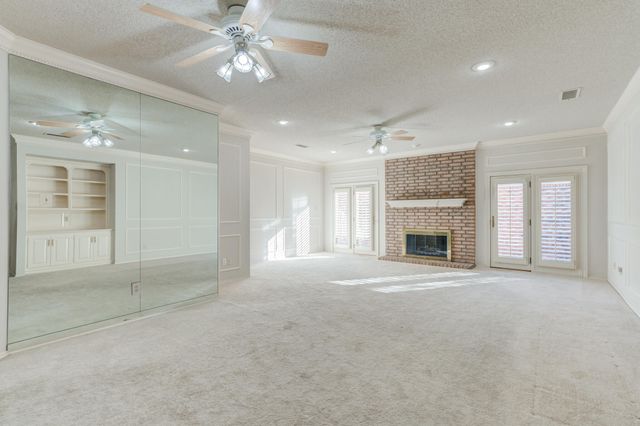 8605 Miami Avenue, Lubbock, TX 79423