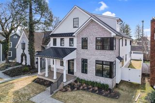 667 Oak, Birmingham, MI 48009