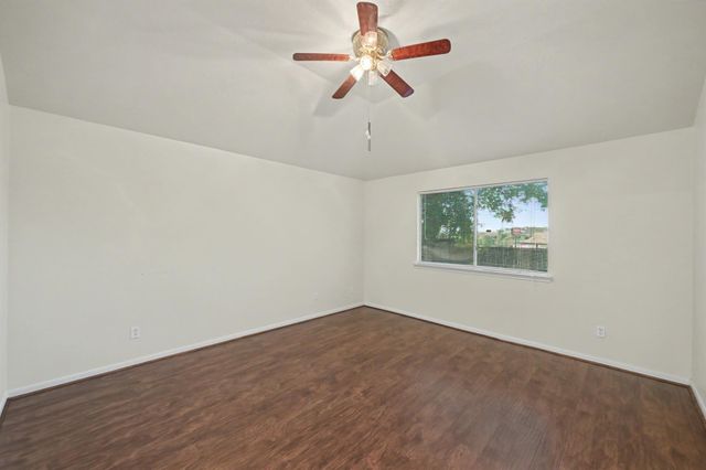 10815 Twin Circles Drive, Montgomery, TX 77356