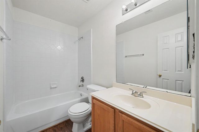 10815 Twin Circles Drive, Montgomery, TX 77356