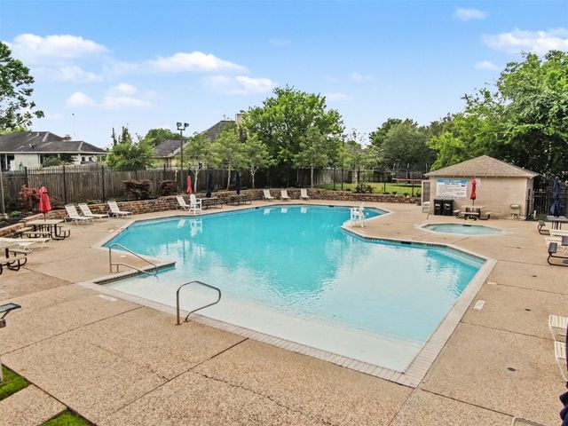 10815 Twin Circles Drive, Montgomery, TX 77356