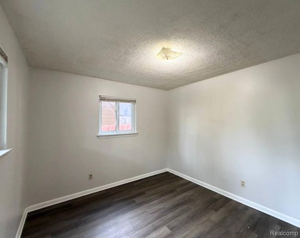 4171 Weddell Street, Dearborn Heights, MI 48125
