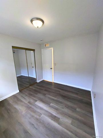 4171 Weddell Street, Dearborn Heights, MI 48125
