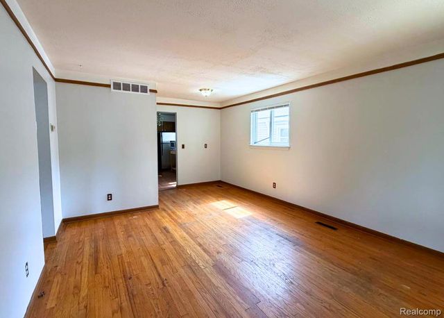 4171 Weddell Street, Dearborn Heights, MI 48125