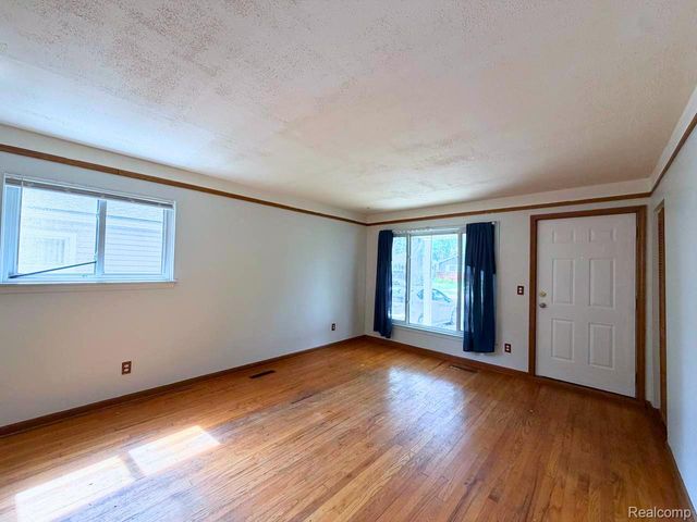 4171 Weddell Street, Dearborn Heights, MI 48125