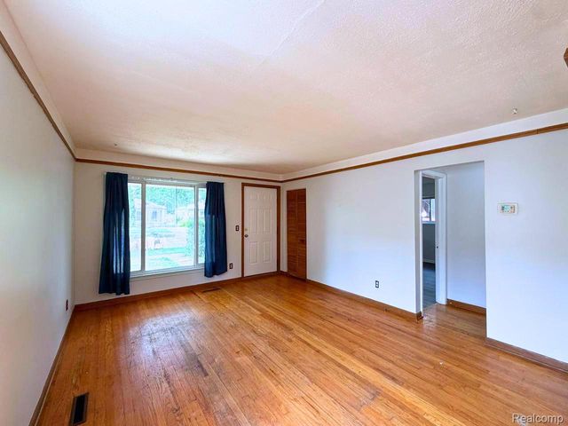 4171 Weddell Street, Dearborn Heights, MI 48125