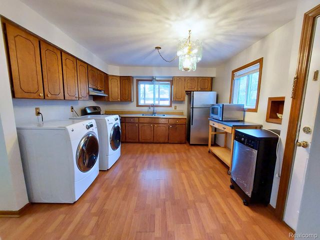 4171 Weddell Street, Dearborn Heights, MI 48125