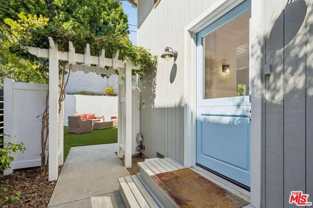 7727 W 82nd Street, Playa Del Rey, CA 90293 — photo 4