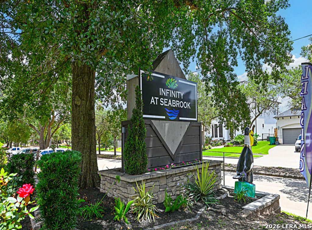 1901 Lakeside Dr Apt 402, Seabrook, TX 77586