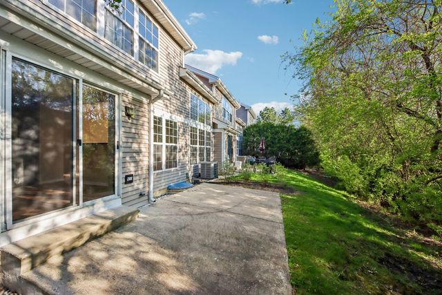 993 Willow Street, Itasca, IL 60143