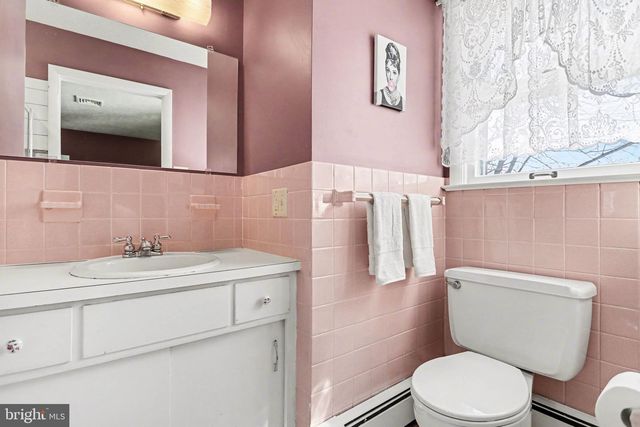 9 BERLIN CT, York, PA 17408