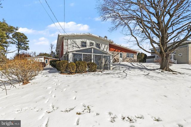 9 BERLIN CT, York, PA 17408