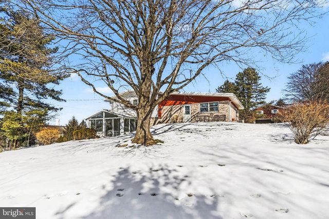 9 BERLIN CT, York, PA 17408